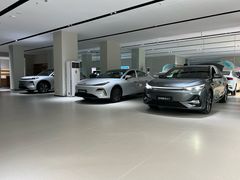 -吉利汽车彭州直营店