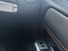 -天津波士信达奔驰4S店(卫津南路店)