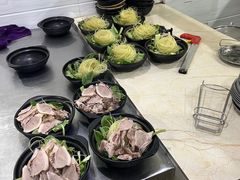 餐具摆设-老秦盖浇饭鸭子饭(回音必小区店)