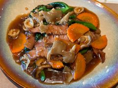 湿炒猪颈肉河粉-CHINCHIN 青青·泰国料理(万象食家店)