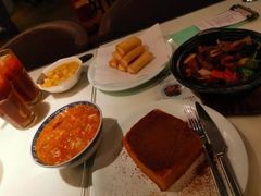 -新大咀港式茶餐厅(宝山万达店)