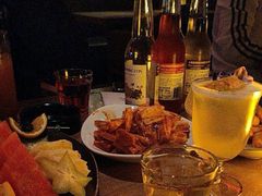 -FOUR PLAY BAR