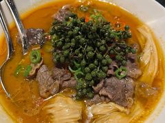 酸汤雪花肥牛-杭州西子湖四季酒店·金沙厅