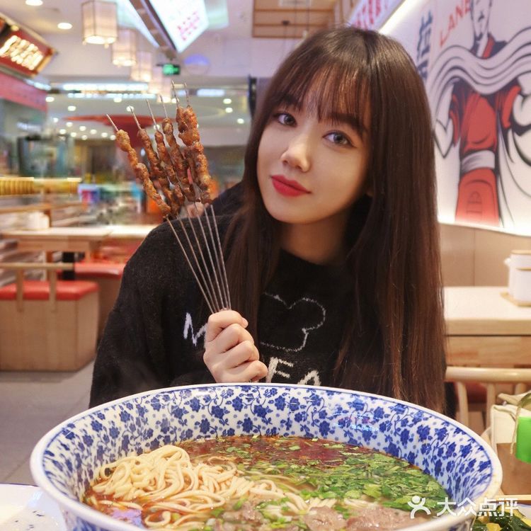 快带你脸大的闺蜜去吃🍜 绝对显脸小哈哈