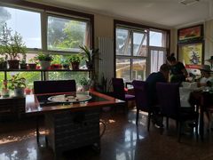 靠窗位-北京龙庆四季香农家饭庄·灶台鱼·碳烤虹鳟鱼(龙庆峡店)