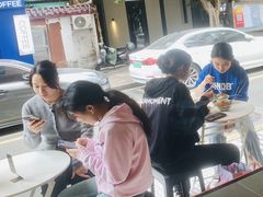 -CowCow其其·牛杂咖啡公司(六运店)