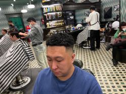 -海文先生国潮烫染男士理发馆