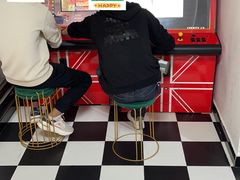 -红河谷晴天别墅轰趴馆