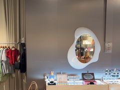 -OWLBOU买手店(新天地时尚店)