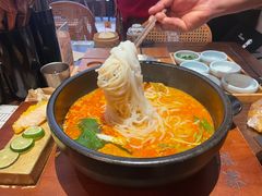 -银米·云南传统过桥米线(双廊黑金冠店)