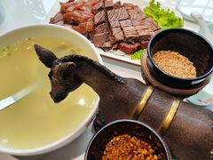 -乔家小院•非遗驴肉•本地小海鲜(滨河路店)