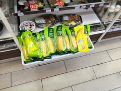 -全家便利店(洛川东路店)