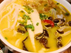 -云海肴·汽锅鸡·云南代表菜(天山百盛优客店)