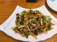 -梁姐啤酒鱼(兴坪古镇店)