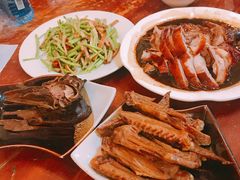 -余杨鸭鸭餐厅