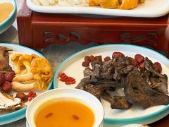 -茂名熹龙国际大酒店(人民广场高铁站店)