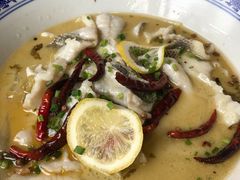 -胡桃里音乐餐厅(陶溪川店)(川湘赣菜·世界百大酒庄直供红酒·音乐表演)