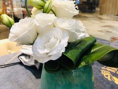-燕庭·纯燕窝·甜品下午茶(南京西路店)