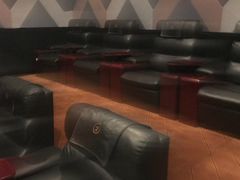 -英皇UA电影城(虹桥天地店)