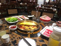 -小天鹅火锅·一线江景洪鼎旗舰店(洪崖洞店)