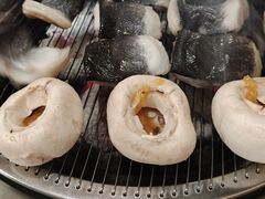 -围炉肉舍•炭烤活鳗•丹东海鲜烤肉(步行街店)