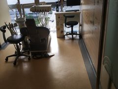 -瑞尔齿科(上海长风大悦城店)