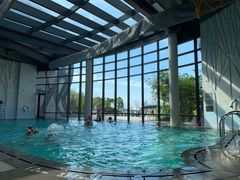 -上海滴水湖皇冠假日酒店