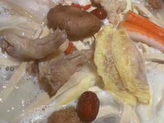 -三人行骨头王火锅(长寿店)