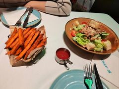 -DEEP·深美式餐吧(五棵松华熙LIVE店)