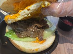 经典秘汁炭烤风味牛堡-必胜客(航洋国际店)