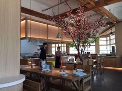 -蜜桃餐厅·伴山(湖滨商业街店)