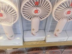-名创优品(江南新地店)