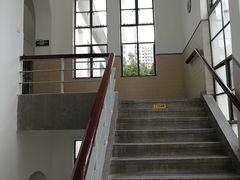-上海市民办新华初级中学