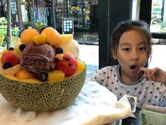 -莓园冰淇淋店