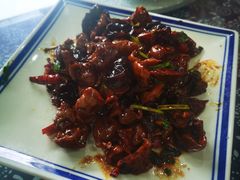 -八两八金·莱芜特色炒鸡(市南漳浦路店)