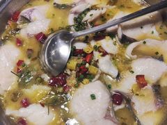 酸菜草鱼锅-刘胖子家常菜·蹄花焖藕(兴业店)