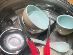 -洪氏嗨捞·广东猪肚鸡·椰子鸡火锅(西咸万象城店)