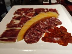 西班牙伊比利亚火腿配风干肠-Mezomd曼索蒂西班牙餐厅(广粤店)