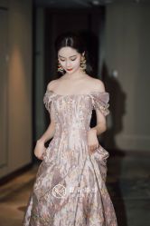 -曼青婚纱礼服馆