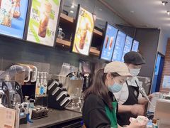 -星巴克(上海虹桥新天地二店)