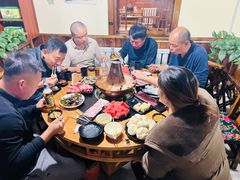 -果松木炭酸菜铜火锅·外婆参鸡汤