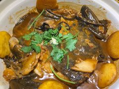 砂锅碟鱼头-吕氏疙瘩汤·私家菜馆(慈云寺店)