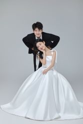 -喜爱高定婚纱摄影