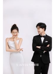 -雪中彩影婚纱摄影·微光艺术中心