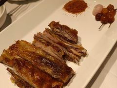 馕坑焖烤羊排-西域阿里马新疆菜·清真(桂花路店)