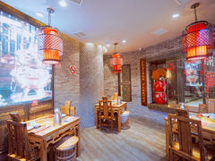 -沪小二炭火蛙锅(淮海中路美食不夜城店)