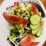 新开的寿司店，店铺环境很有氛围，位置很多，有卡座