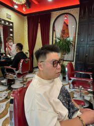 -东方先生国潮男士理发馆