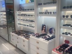 -J-Optical佳视明眼镜·蔡司视觉(青岛金茂览秀城店)