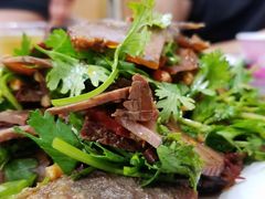 香菜拌牛肉-亮亮蒸虾(石牌岭店)